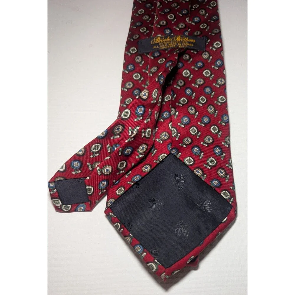 Brooks Brothers Necktie Mens Tie Burgundy Red Geometric Pattern 100%-Silk